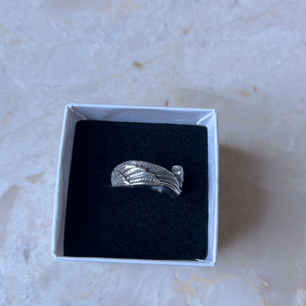Angel Wing ring - Picture 3 of 3